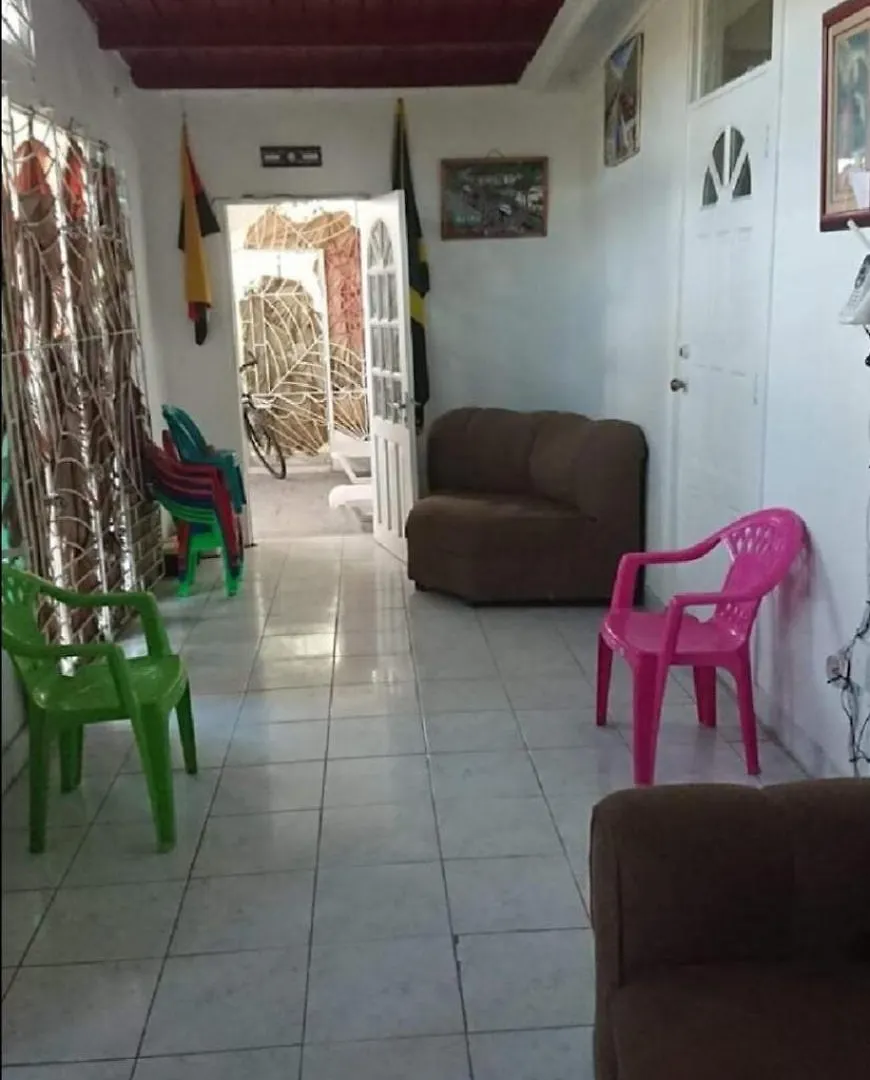 Forest Court Guest House Portmore